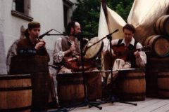 Kraków Plac św. Marii Magdaleny -  Dzbanie mój.. - spektakl Teatr Ludowy, muzyka Krzysztof Szwajgier, grają m.in. Anna Śliwa, Krzysztof Oczkowski  - 1997 r.